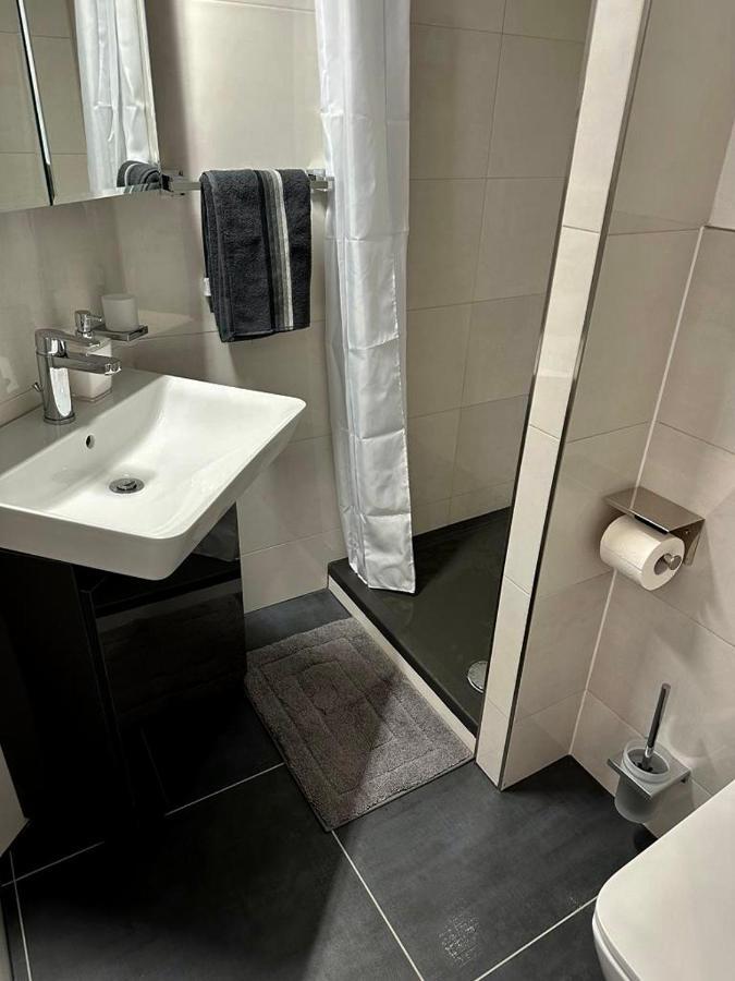 Flexible, Schoene Und Gut Aussehende Feriensuite 로이틀링겐 외부 사진
